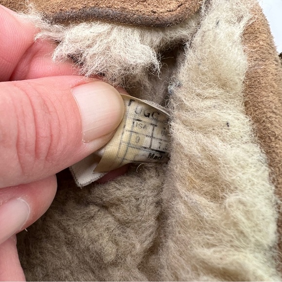 Women’s UGG Moccasins Size 9 - Picture 9 of 10